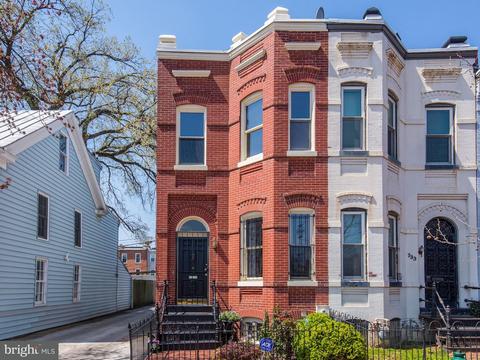 735 10th St SE, Washington, DC 20003 photo 1
