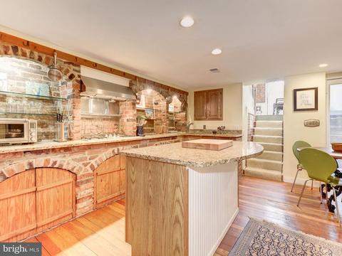 735 10th St SE, Washington, DC 20003 photo 9