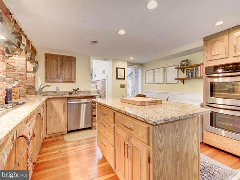 735 10th St SE, Washington, DC 20003 photo 10