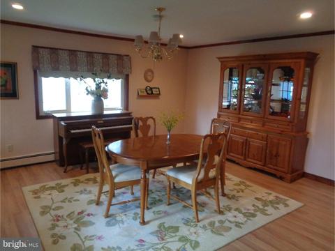 70 Crescent Ave, Ewing, NJ 08638 photo 11