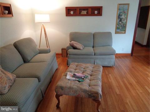 70 Crescent Ave, Ewing, NJ 08638 photo 3