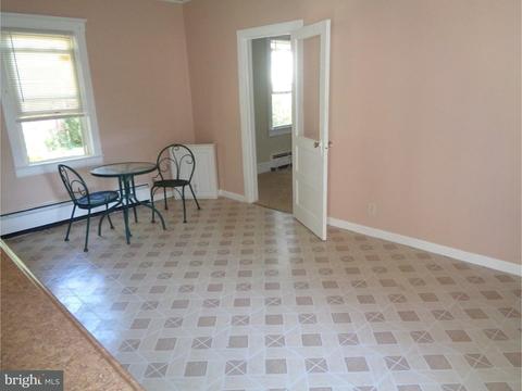 70 Crescent Ave, Ewing, NJ 08638 photo 12