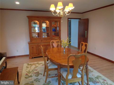 70 Crescent Ave, Ewing, NJ 08638 photo 10