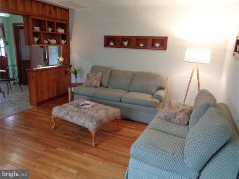 70 Crescent Ave, Ewing, NJ 08638 photo 4