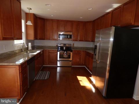 809 Cindy Ln, Westminster, MD 21157 photo 2