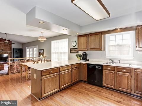 8217 Sunset Dr, Manassas, VA 20110 photo 6