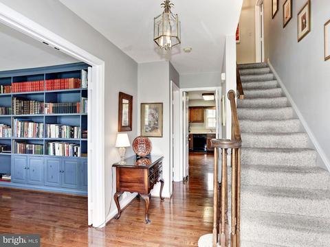 8217 Sunset Dr, Manassas, VA 20110 photo 2