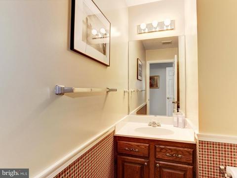 8217 Sunset Dr, Manassas, VA 20110 photo 11