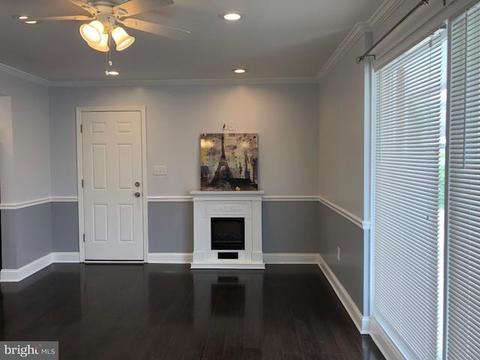 7409 Gresham St, Springfield, VA 22151 photo 3
