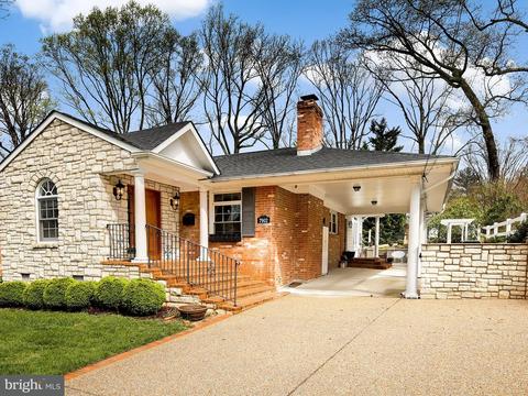 7902 Gosport Ln, Springfield, VA 22151 photo 1