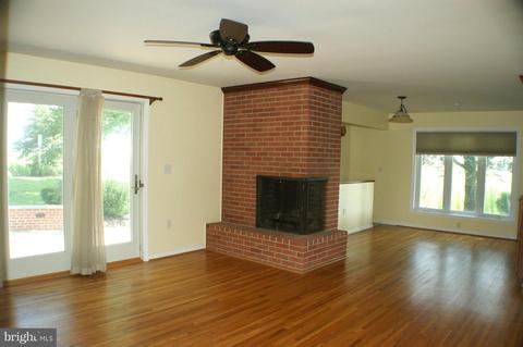 537 Mark Dr, Westminster, MD 21157 photo 5