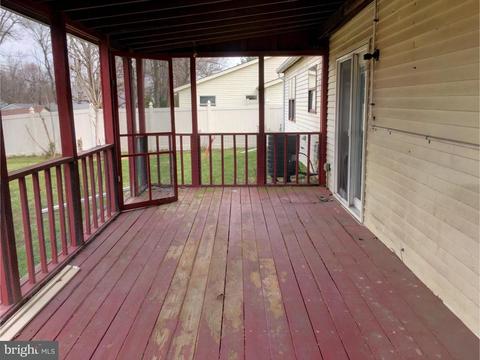 461 N Hyde Pl, Bear, DE 19701 photo 6