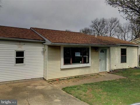 461 N Hyde Pl, Bear, DE 19701 photo 3