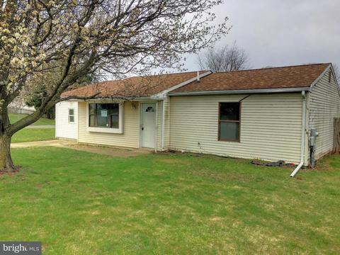 461 N Hyde Pl, Bear, DE 19701 photo 1