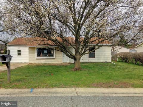 461 N Hyde Pl, Bear, DE 19701 photo 2