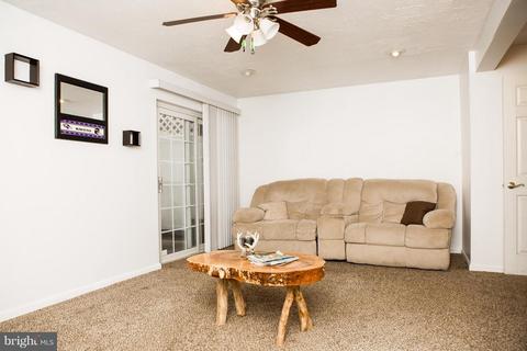 654 Retriever Dr, Hampstead, MD 21074 photo 10