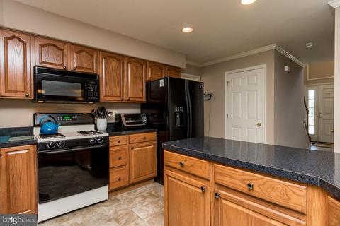 909 Glouster Cir, Hampstead, MD 21074 photo 7
