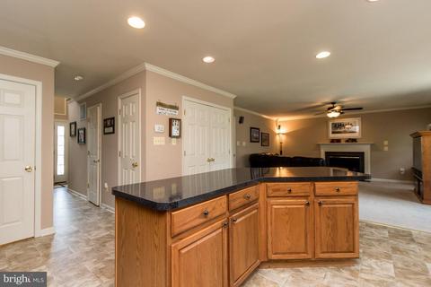 909 Glouster Cir, Hampstead, MD 21074 photo 9