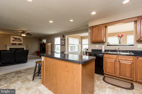 909 Glouster Cir, Hampstead, MD 21074 photo 10