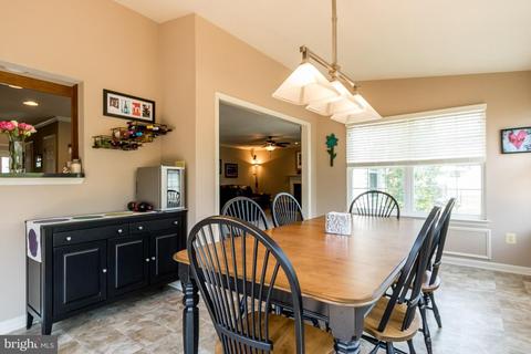 909 Glouster Cir, Hampstead, MD 21074 photo 13