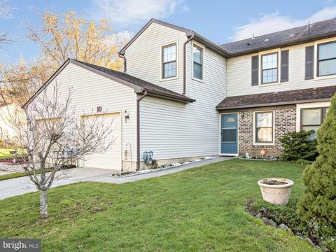 10 E Oleander Dr, Mount Laurel, NJ 08054 photo 1