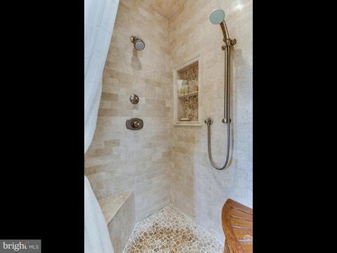6515 Sunny Hill Ct, Mclean, VA 22101 photo 18