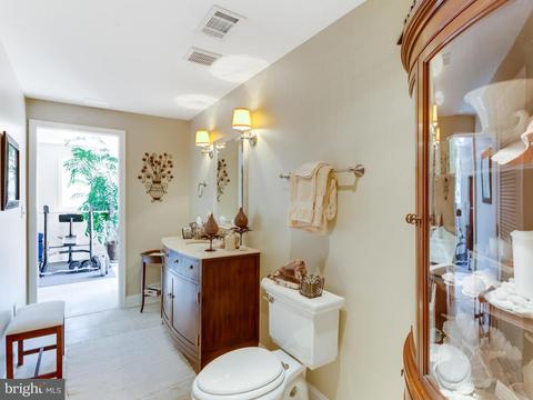 6515 Sunny Hill Ct, Mclean, VA 22101 photo 24