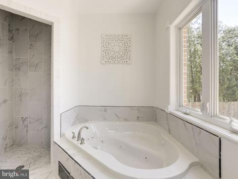 6917 Southridge Dr, Mclean, VA 22101 photo 11