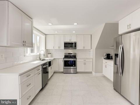 6917 Southridge Dr, Mclean, VA 22101 photo 7