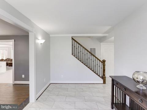 6917 Southridge Dr, Mclean, VA 22101 photo 3