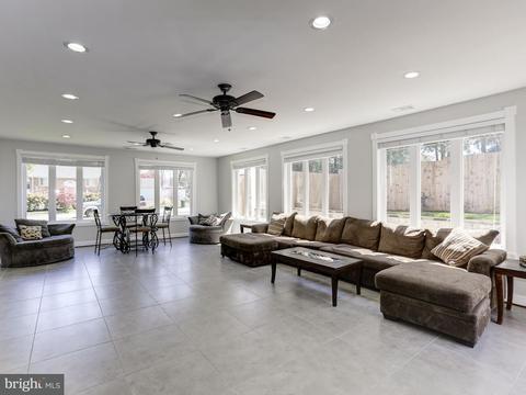 6917 Southridge Dr, Mclean, VA 22101 photo 4