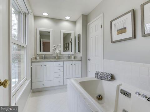 7215 Evans Mill Rd, Mclean, VA 22101 photo 18