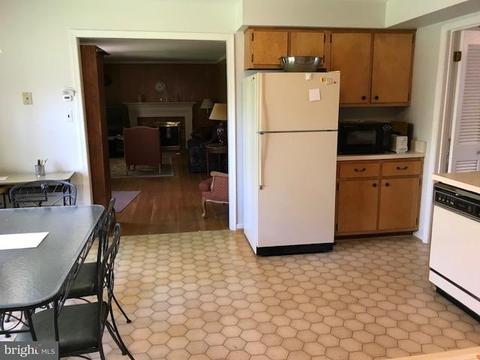 1319 Titania Ln, Mclean, VA 22102 photo 5