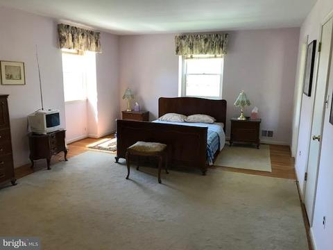 1319 Titania Ln, Mclean, VA 22102 photo 12