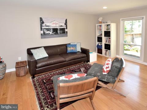 1610 Wainwright Dr, Reston, VA 20190 photo 14