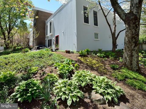 1610 Wainwright Dr, Reston, VA 20190 photo 2
