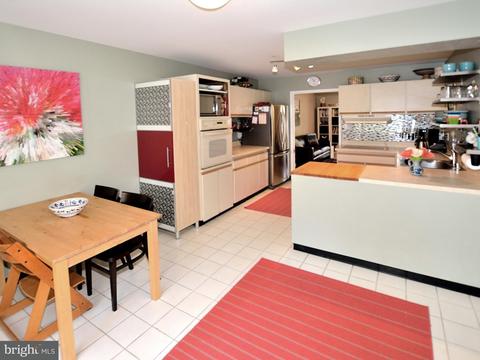 1610 Wainwright Dr, Reston, VA 20190 photo 8