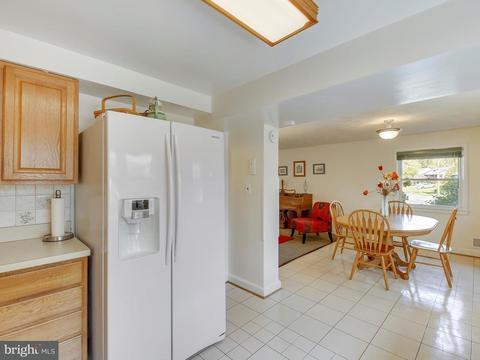 10504 Glenhaven Dr, Silver Spring, MD 20902 photo 4