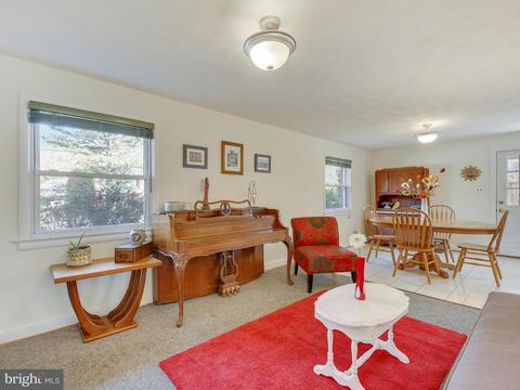 10504 Glenhaven Dr, Silver Spring, MD 20902 photo 9