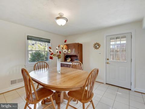 10504 Glenhaven Dr, Silver Spring, MD 20902 photo 5