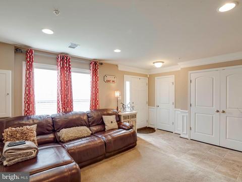 9014 Ruby Lockhart Blvd, Lanham, MD 20706 photo 4