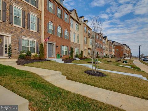 9014 Ruby Lockhart Blvd, Lanham, MD 20706 photo 2