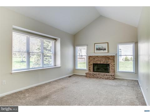 35 E Periwinkle Ln, Newark, DE 19711 photo 5