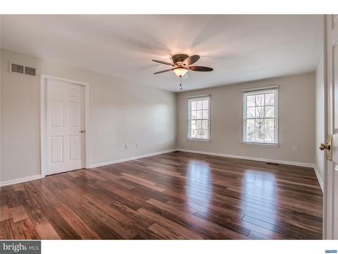 35 E Periwinkle Ln, Newark, DE 19711 photo 13