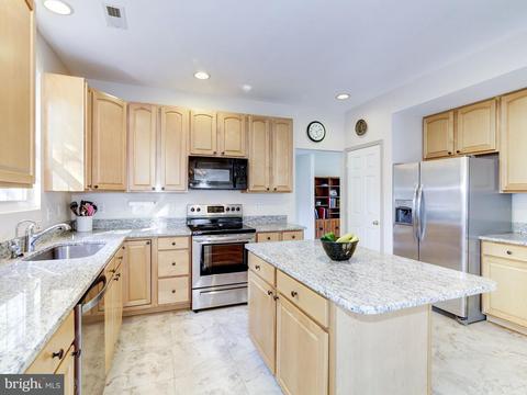 862 Annapolis Ave, Edgewater, MD 21037 photo 1