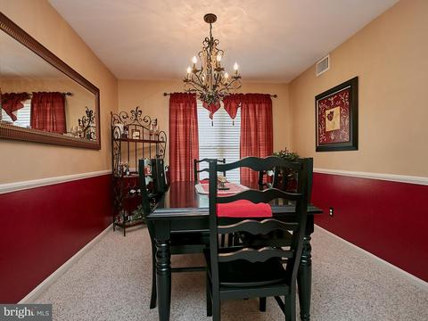 5959 Queenston St, Springfield, VA 22152 photo 8