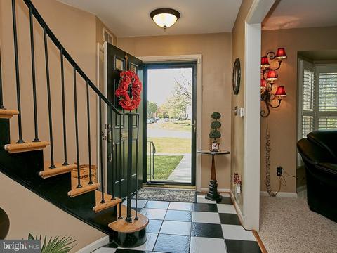 5959 Queenston St, Springfield, VA 22152 photo 4
