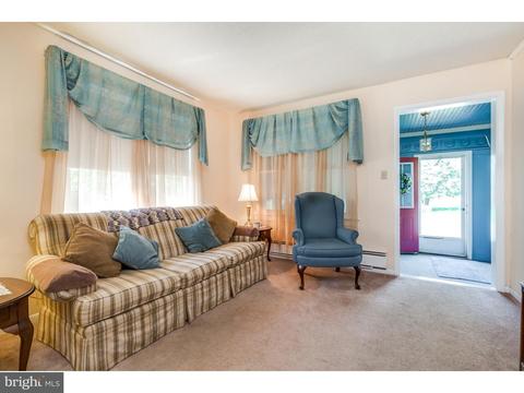 28 E Park Ave, Maple Shade, NJ 08052 photo 5