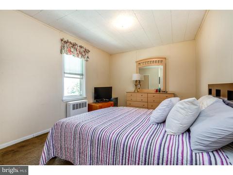 28 E Park Ave, Maple Shade, NJ 08052 photo 16