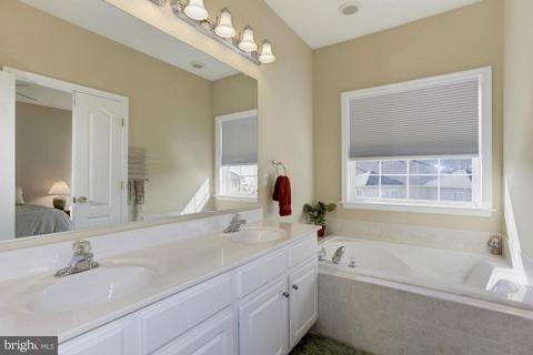 42461 Magellan Sq, Ashburn, VA 20148 photo 12